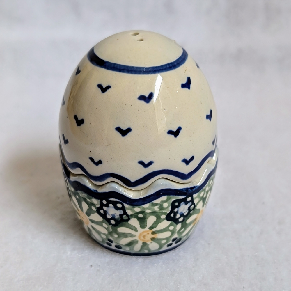 Polish Pottery Salt & Pepper Shaker Egg with Heart & Floral Design